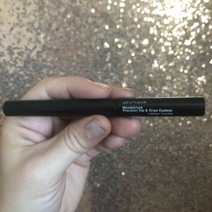 Younique liquid liner